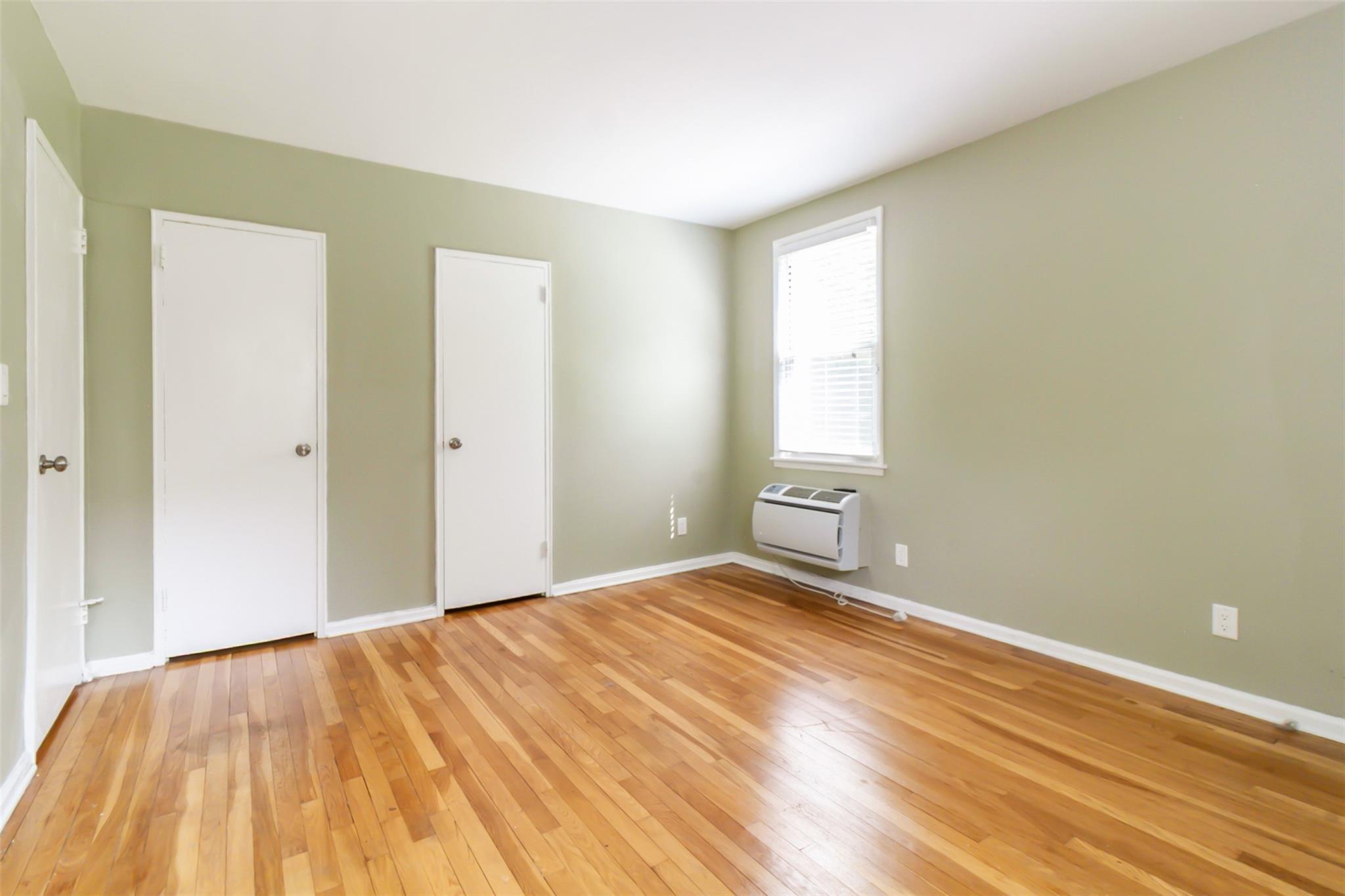 325 Palmer Terrace Unit: 1D