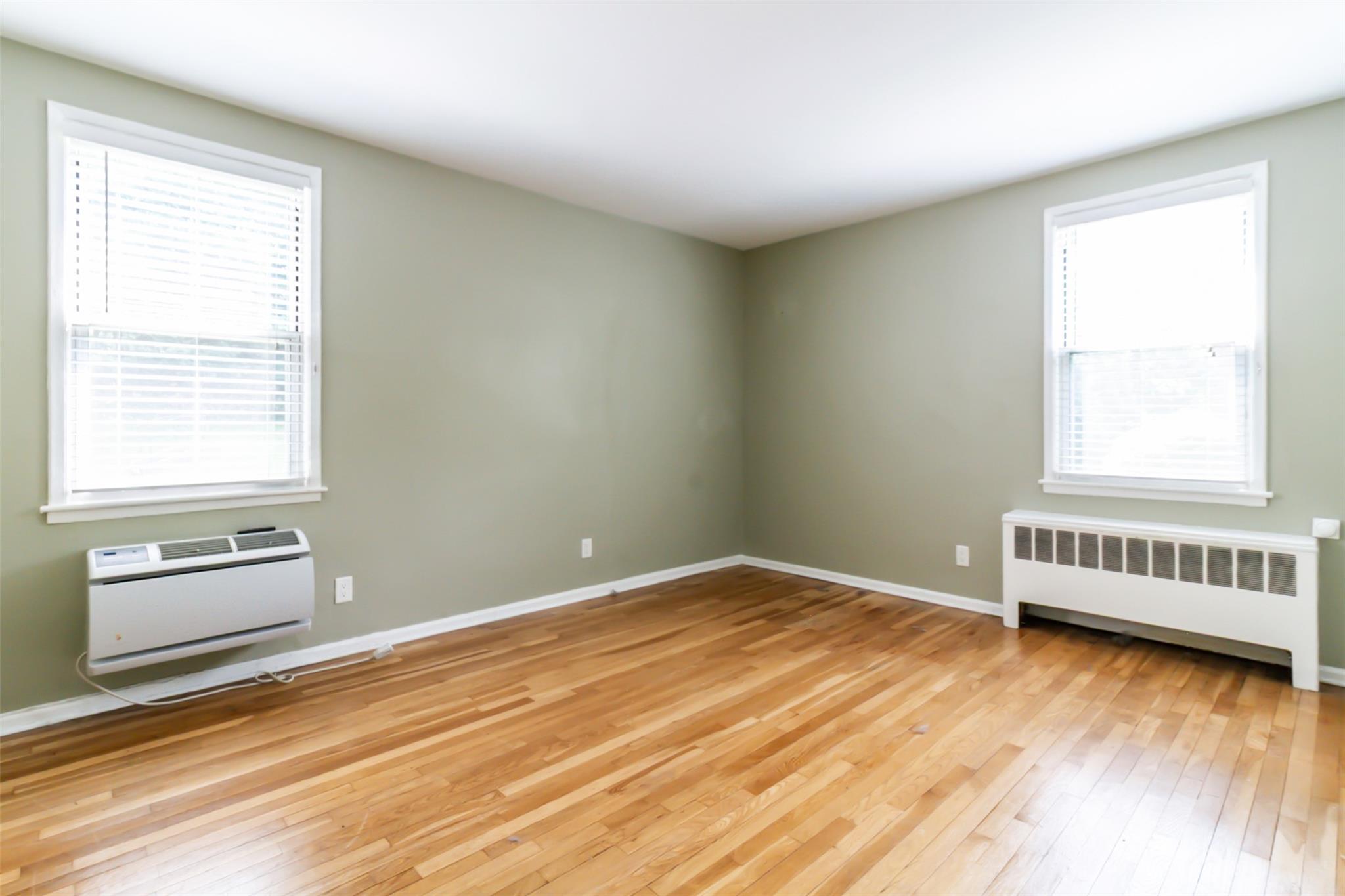 325 Palmer Terrace Unit: 1D