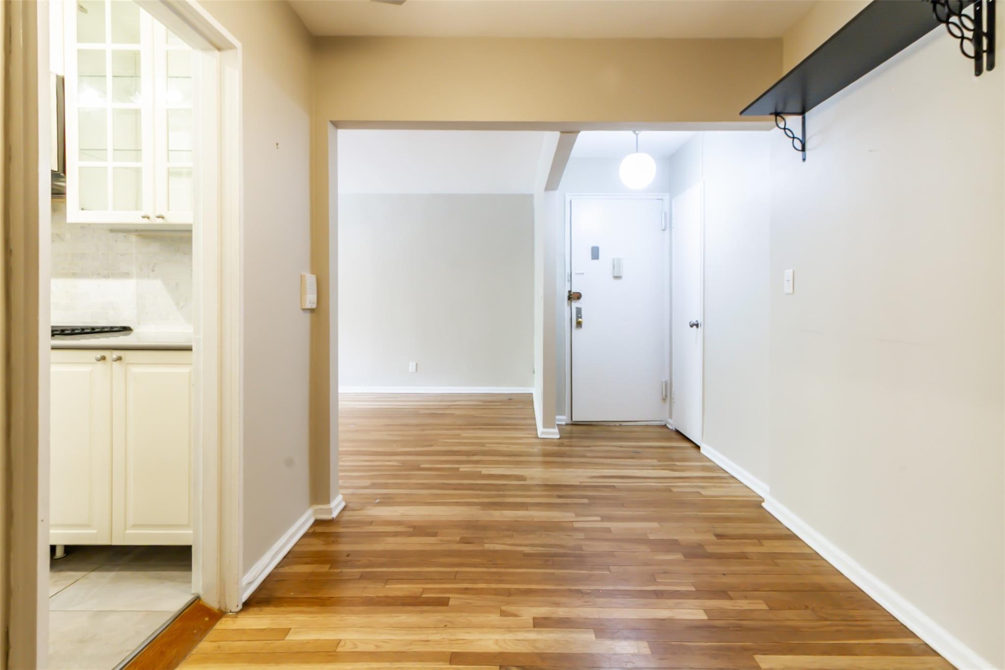 325 Palmer Terrace Unit: 1D