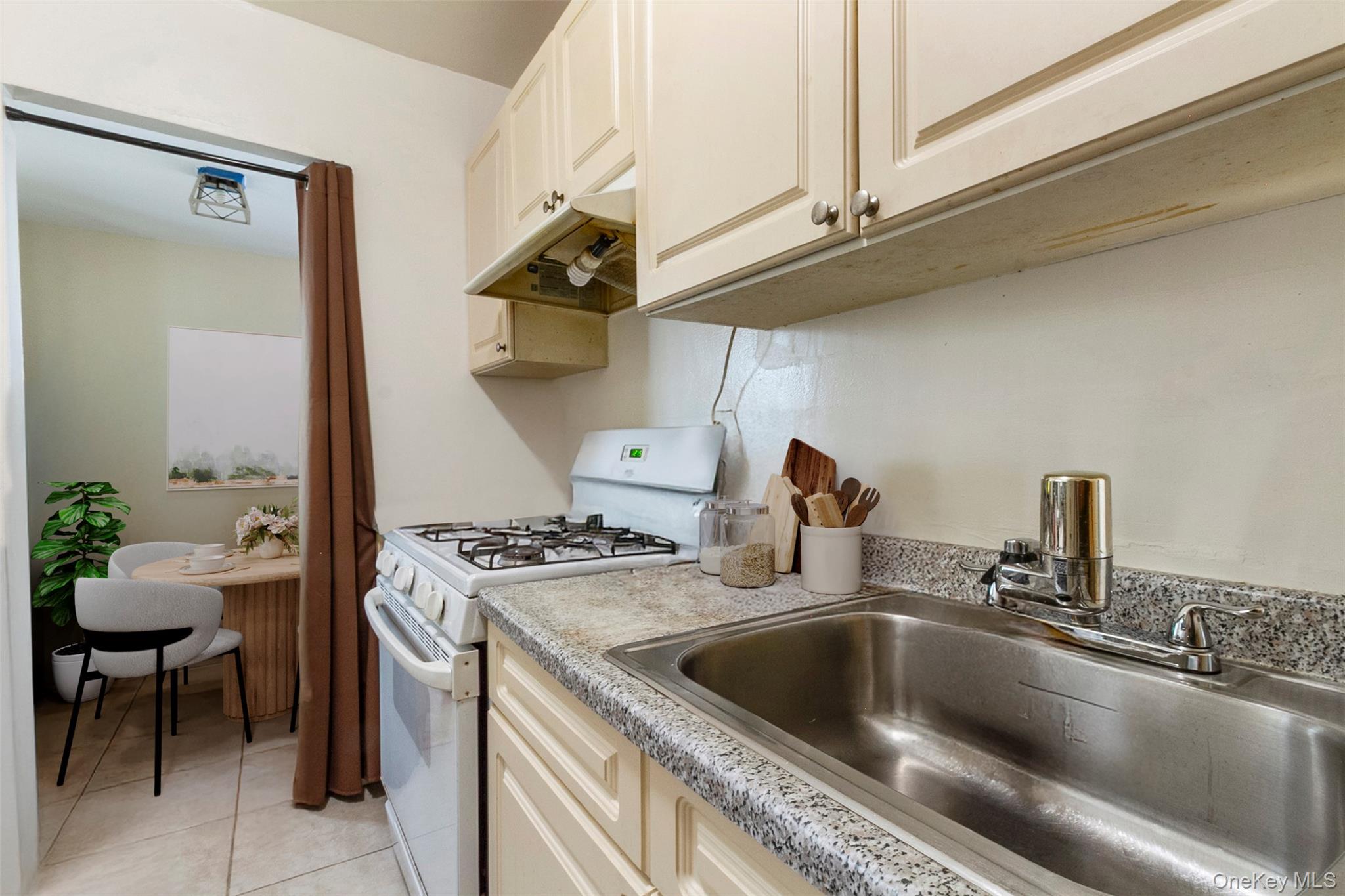 900 Midland Avenue Unit: 2E