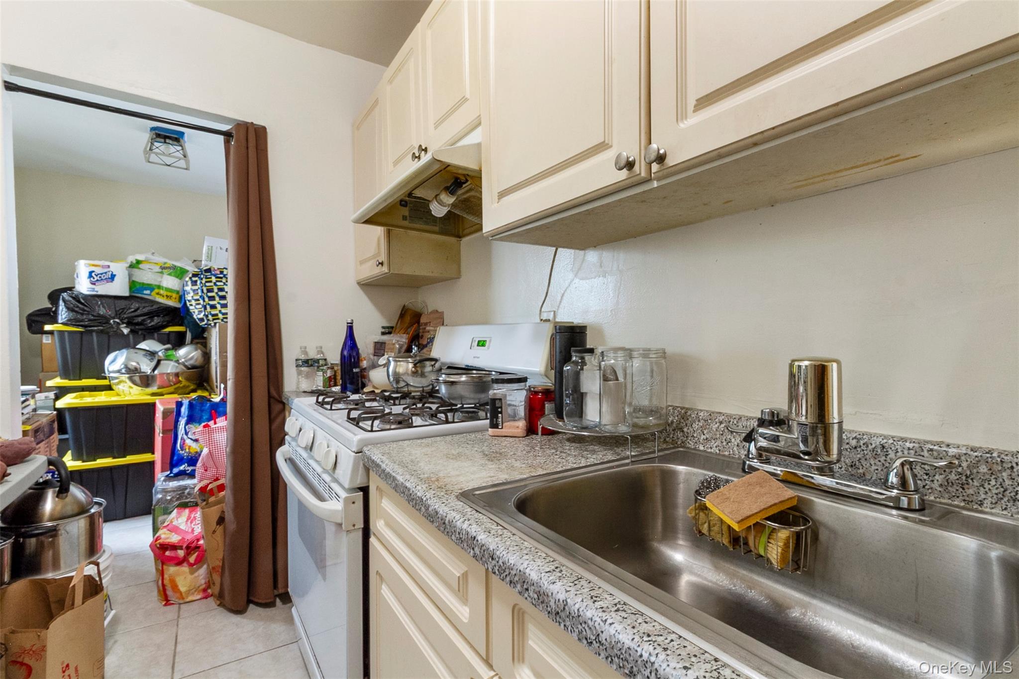 900 Midland Avenue Unit: 2E