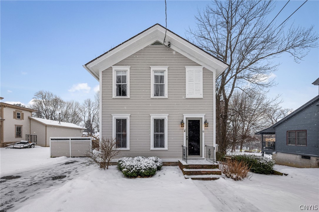 10 Elizabeth Street E