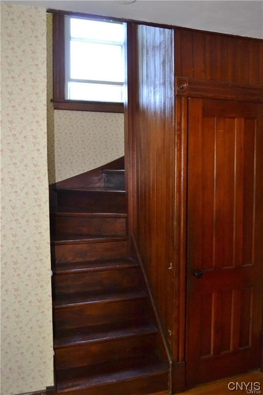 43 Leitch Ave