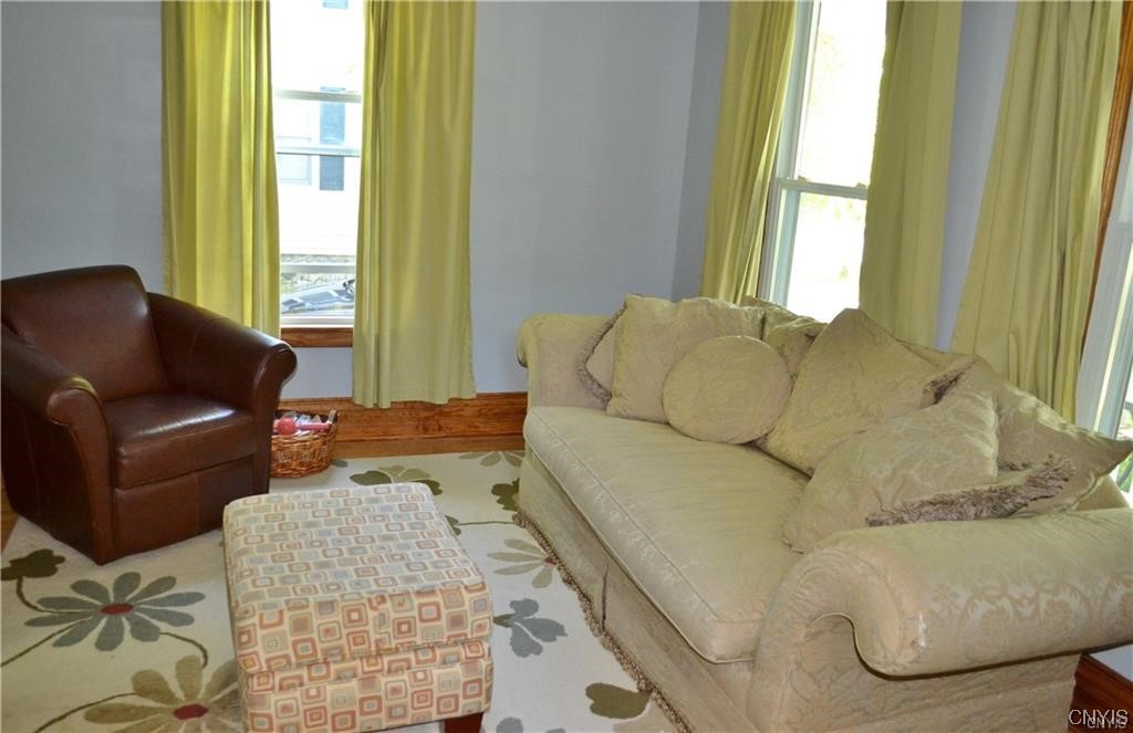 43 Leitch Ave