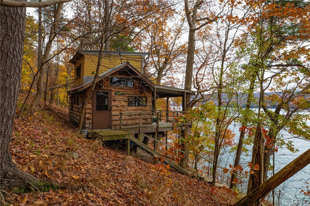 1014 Ten Mile Point Road