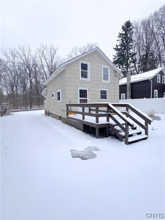 930 Old Seneca