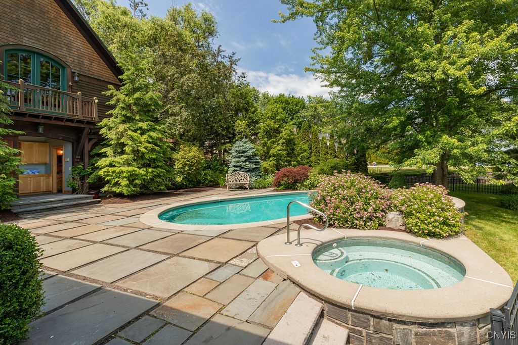 1782 Tamarack Trail