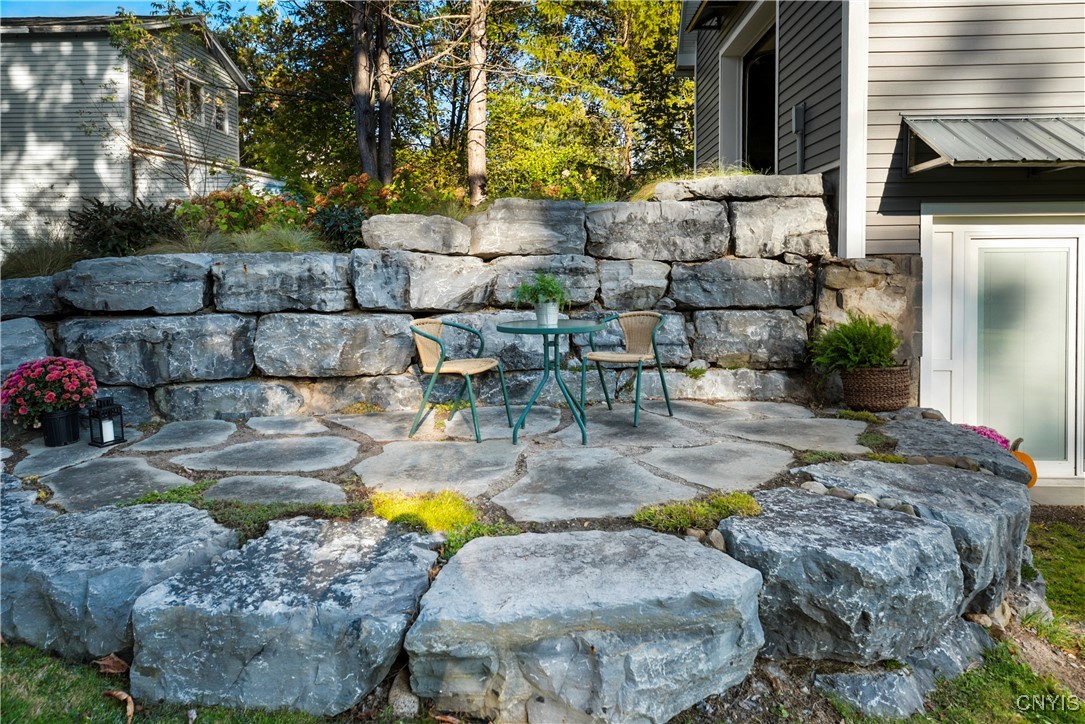 37 West Elizabeth Street