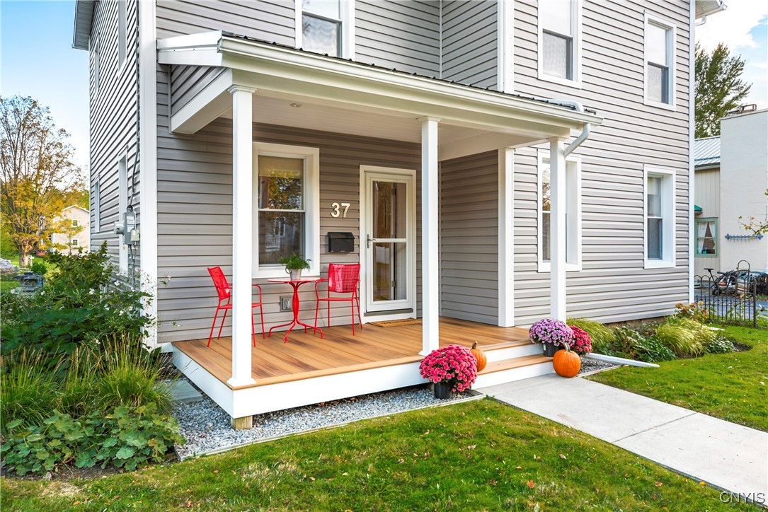 37 West Elizabeth Street