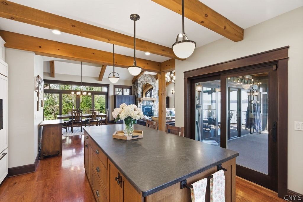 1760 Tamarack