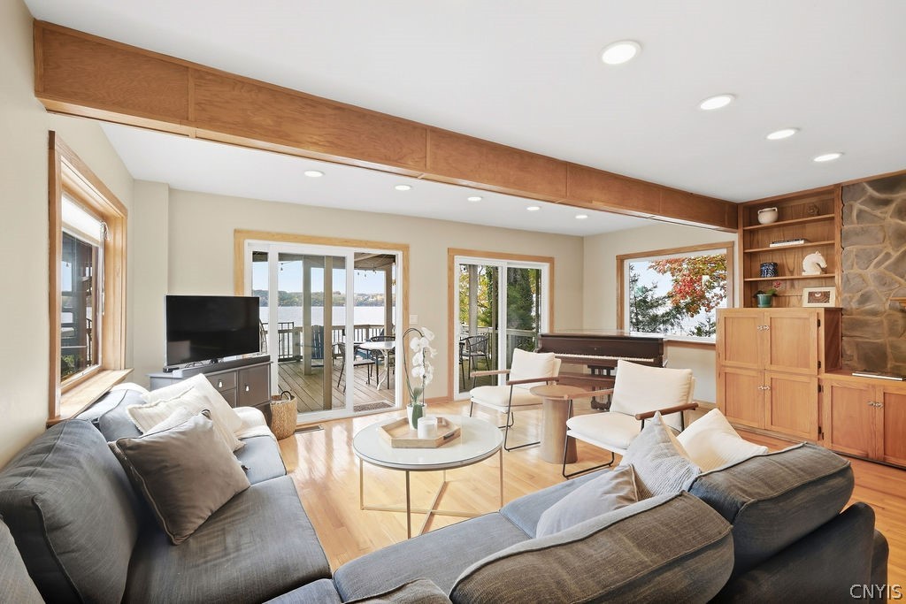 1741 Shady Bend Lane