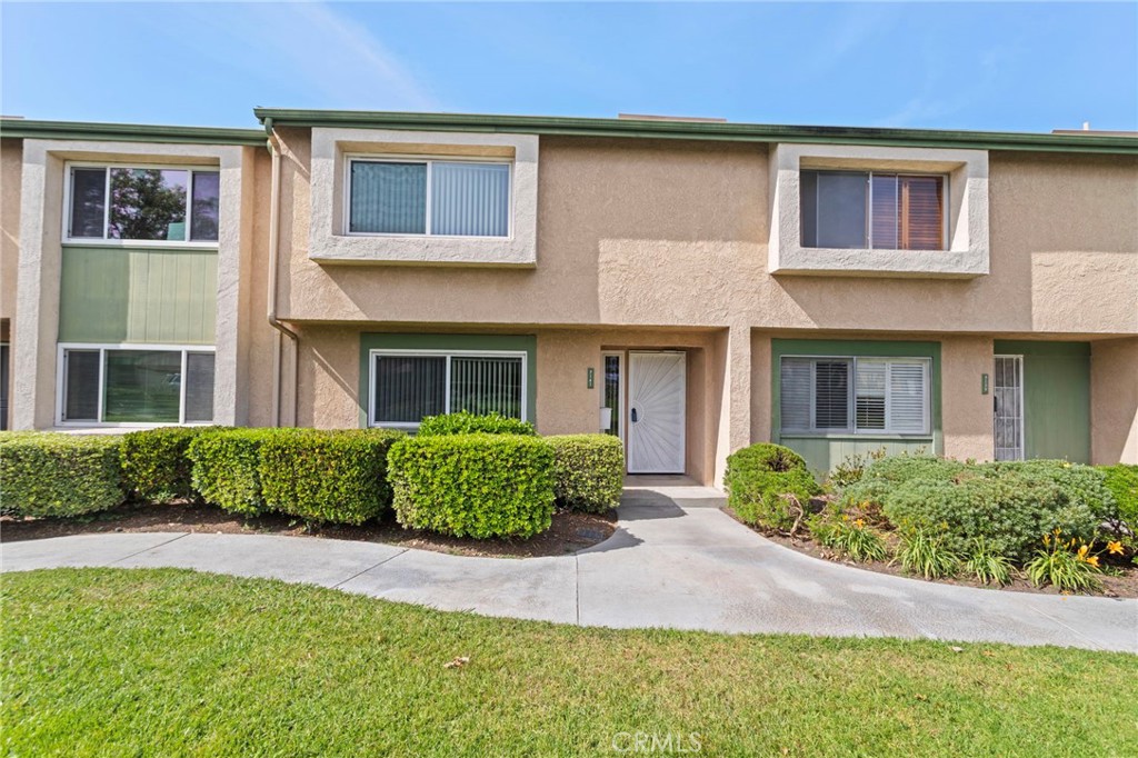 9141 Westminster