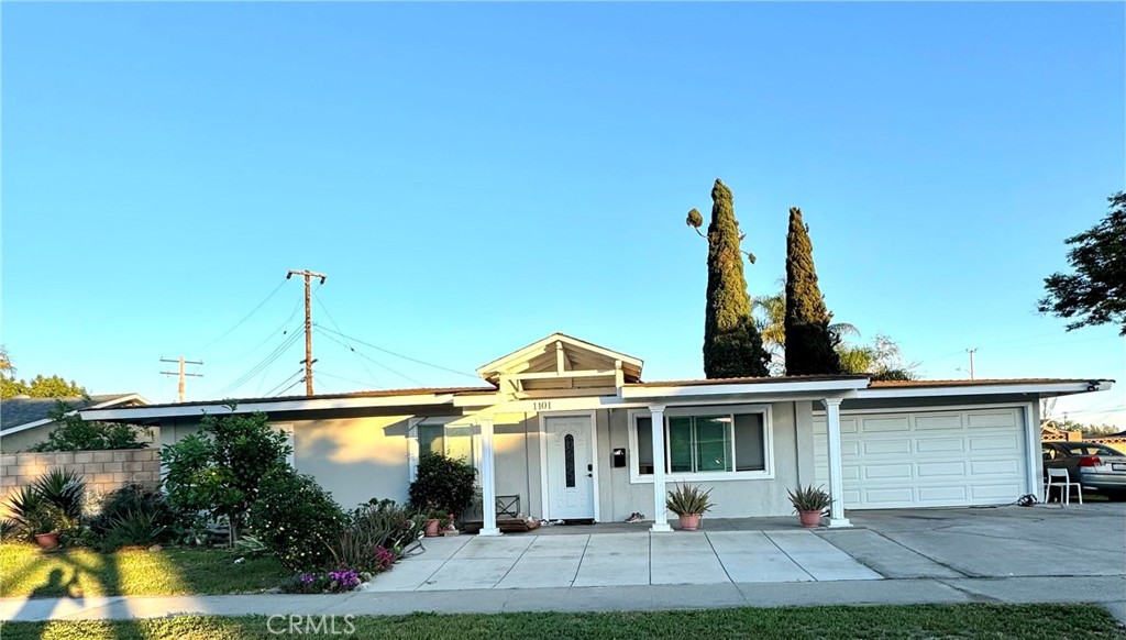 1101 N Gates