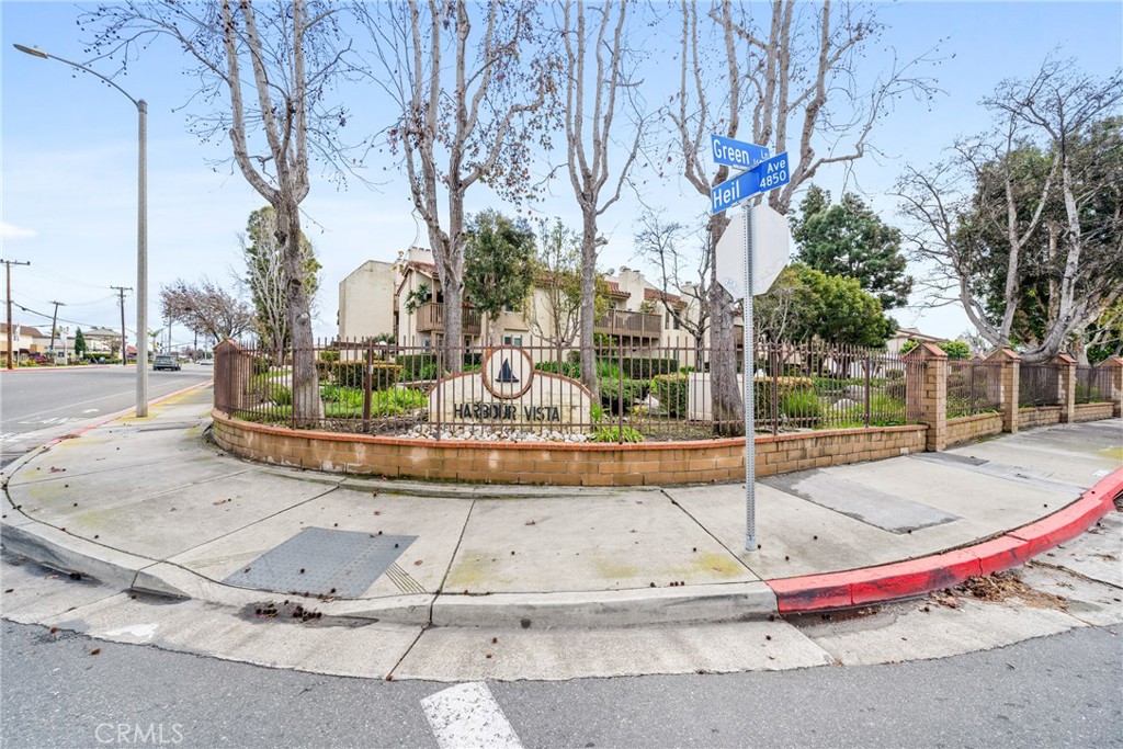 16521 Grunion Lane 303