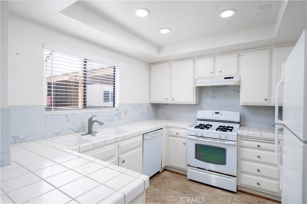 16521 Grunion Lane 303