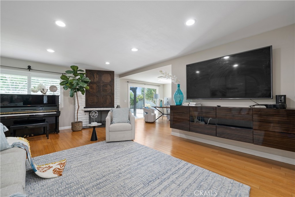 21212 Binghampton Circle