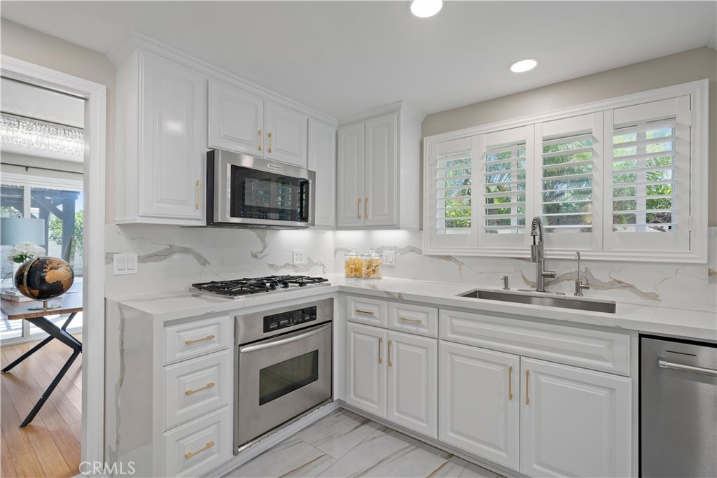 21212 Binghampton Circle