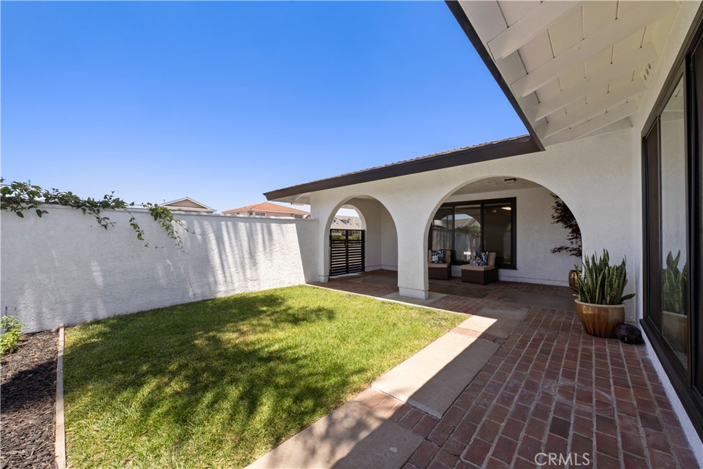 21212 Binghampton Circle