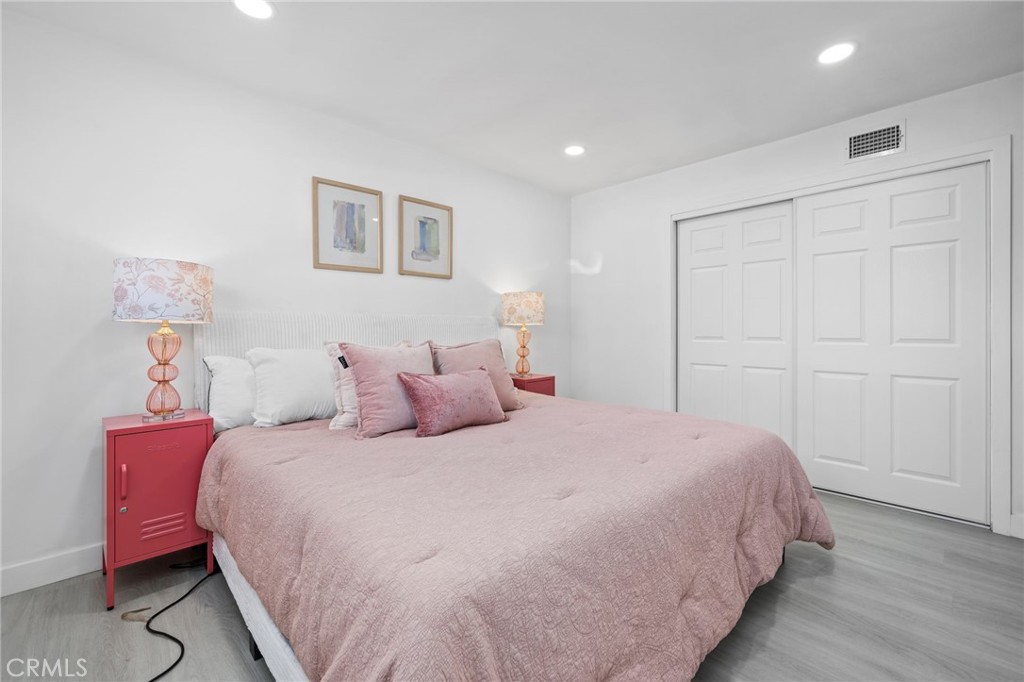 2945 W Bridgeport Avenue