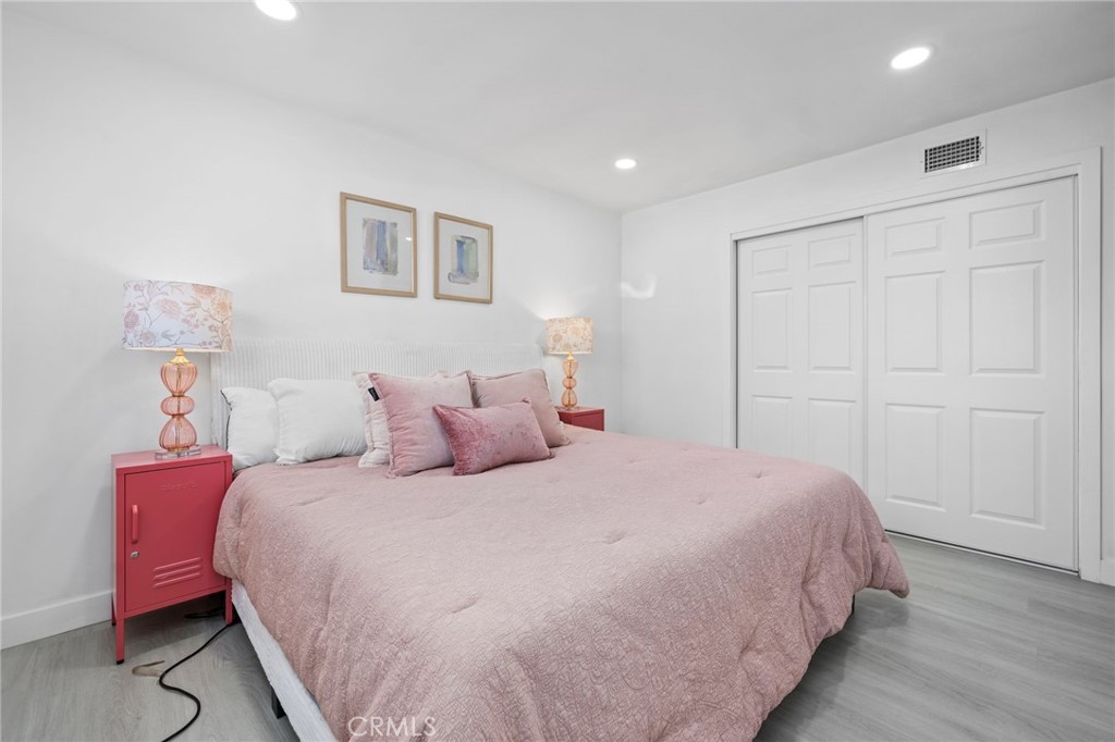 2945 W Bridgeport Avenue