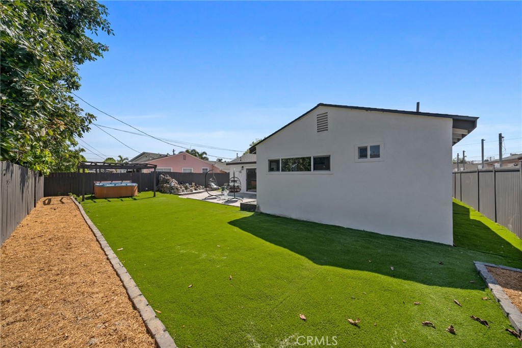 2945 W Bridgeport Avenue