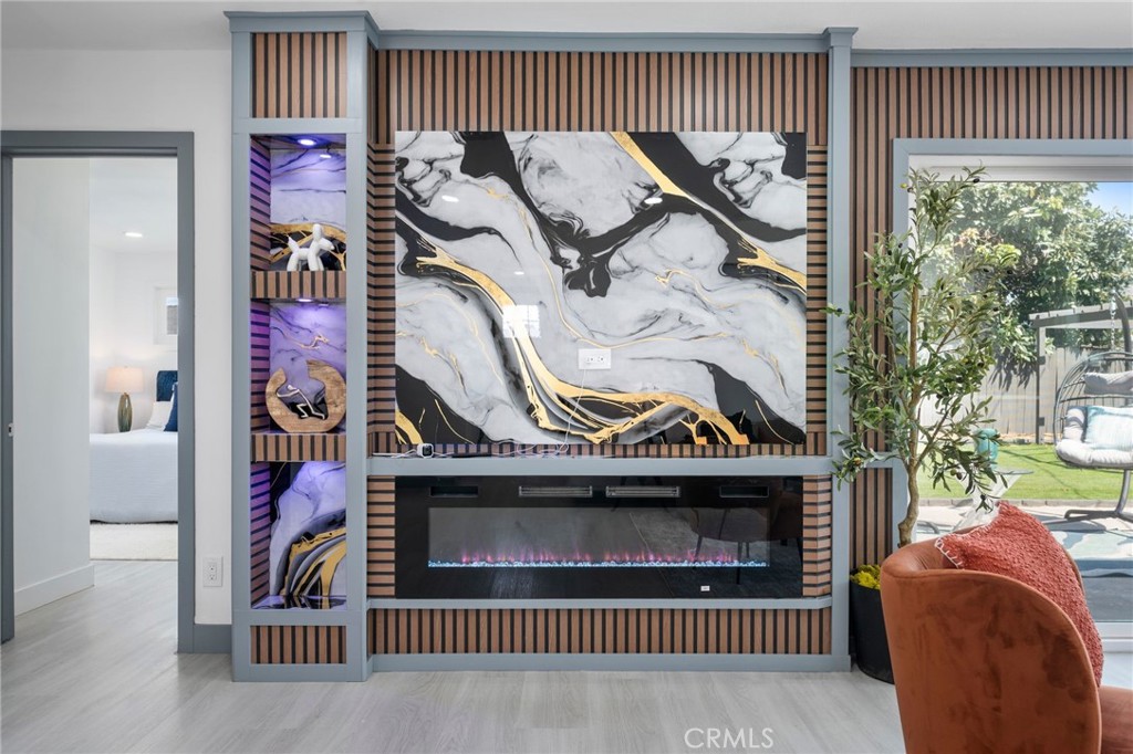 2945 W Bridgeport Avenue