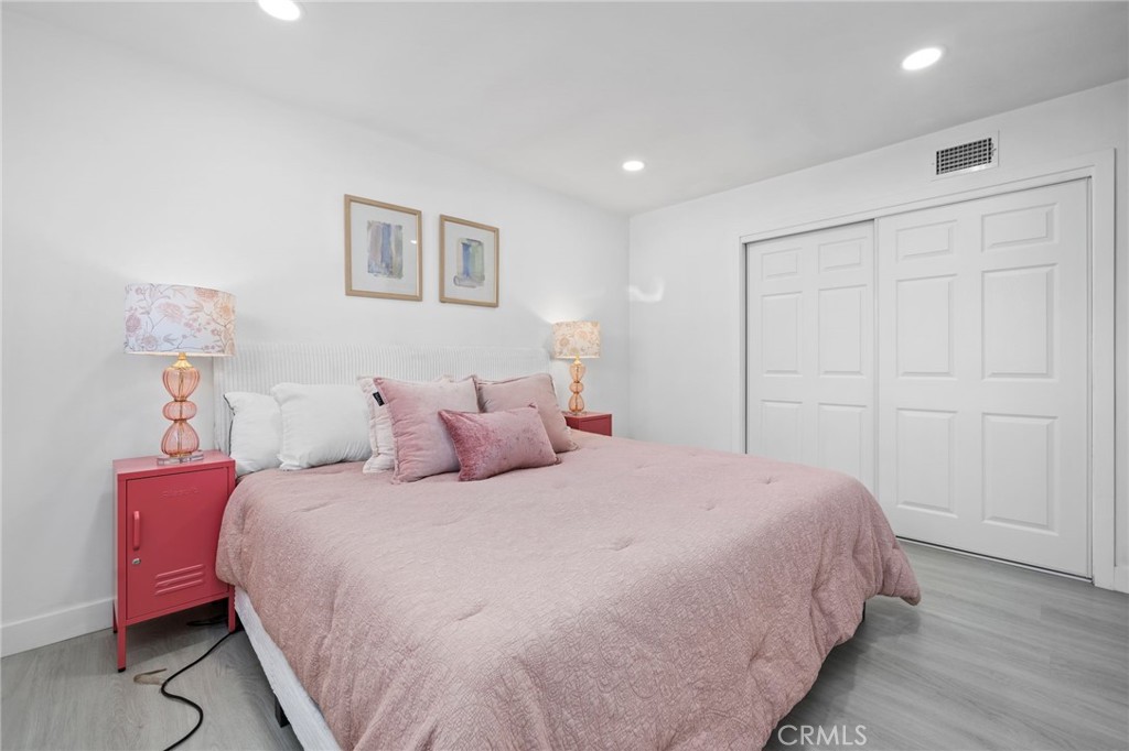 2945 W Bridgeport Avenue