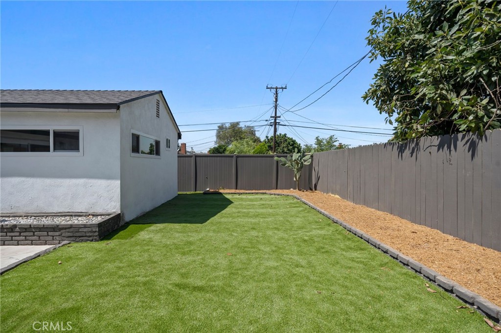 2945 W Bridgeport Avenue