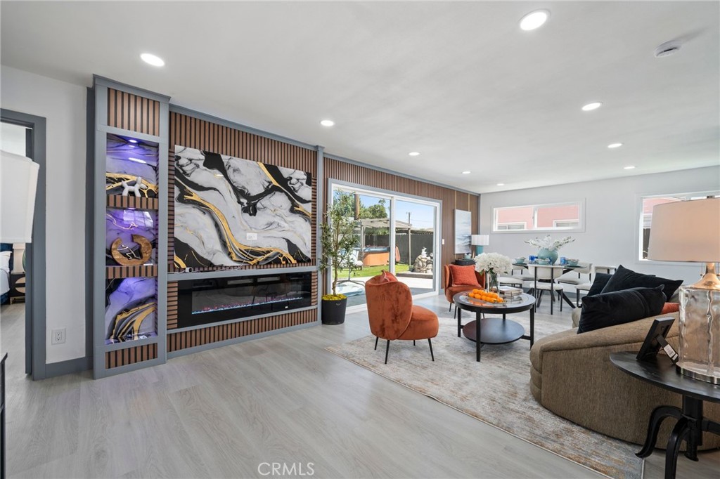 2945 W Bridgeport Avenue