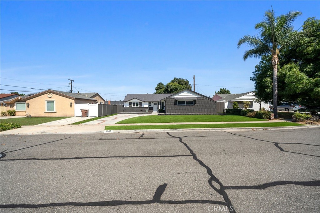 2945 W Bridgeport Avenue