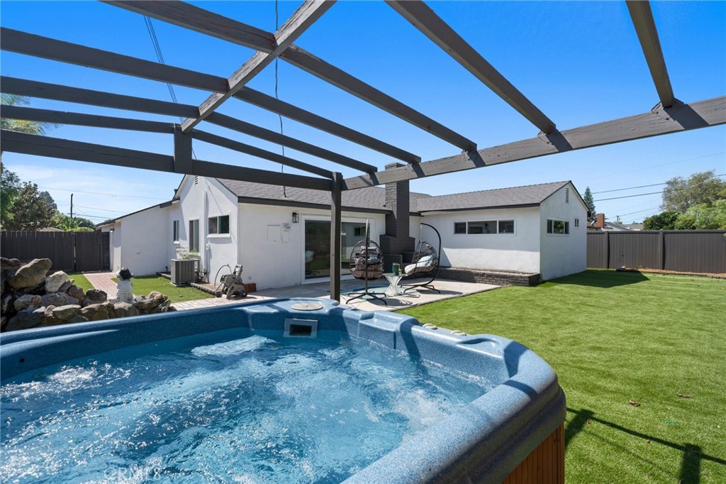 2945 W Bridgeport Avenue