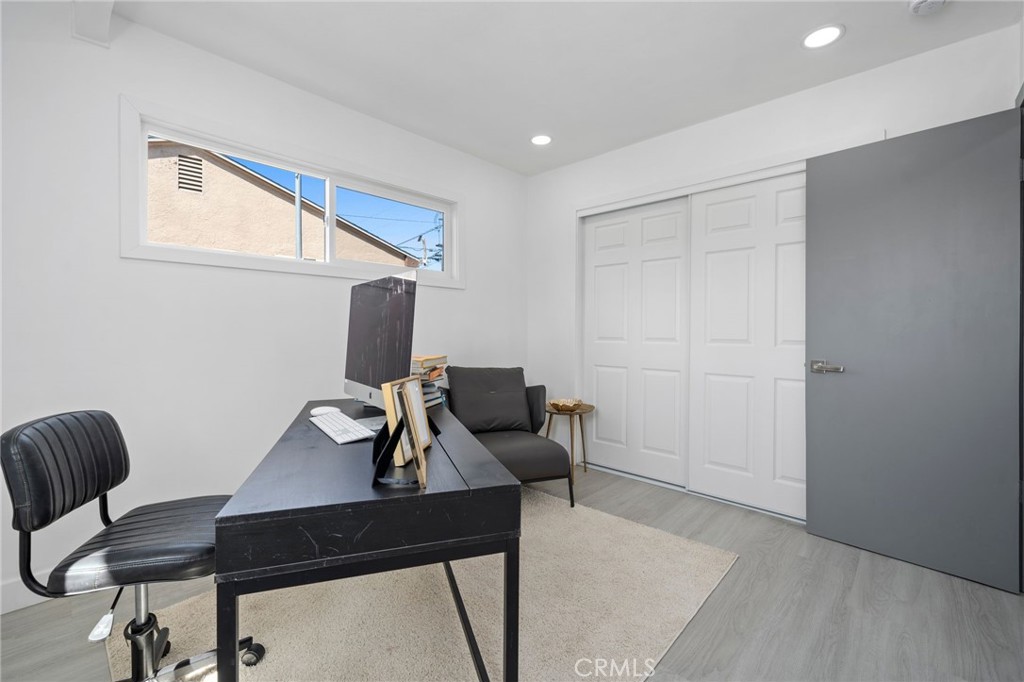 2945 W Bridgeport Avenue