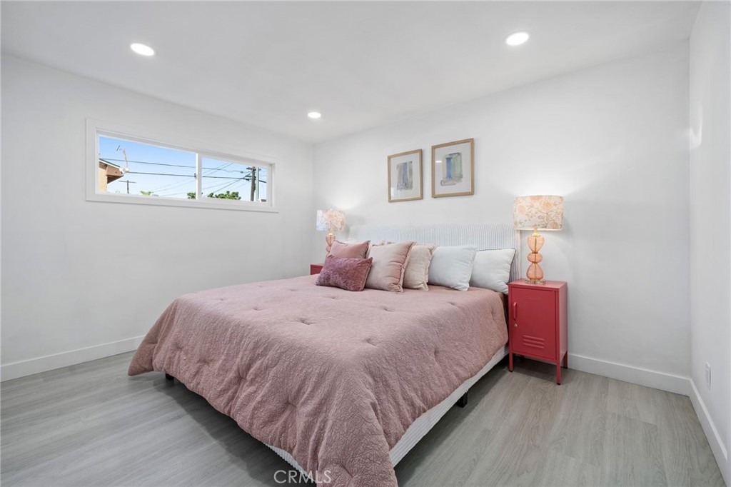 2945 W Bridgeport Avenue