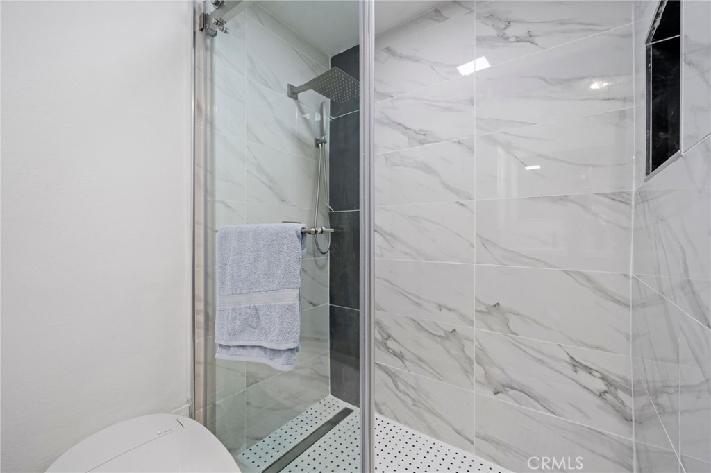 2945 W Bridgeport Avenue