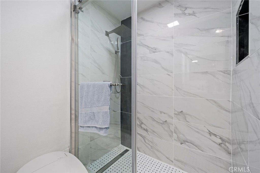 2945 W Bridgeport Avenue