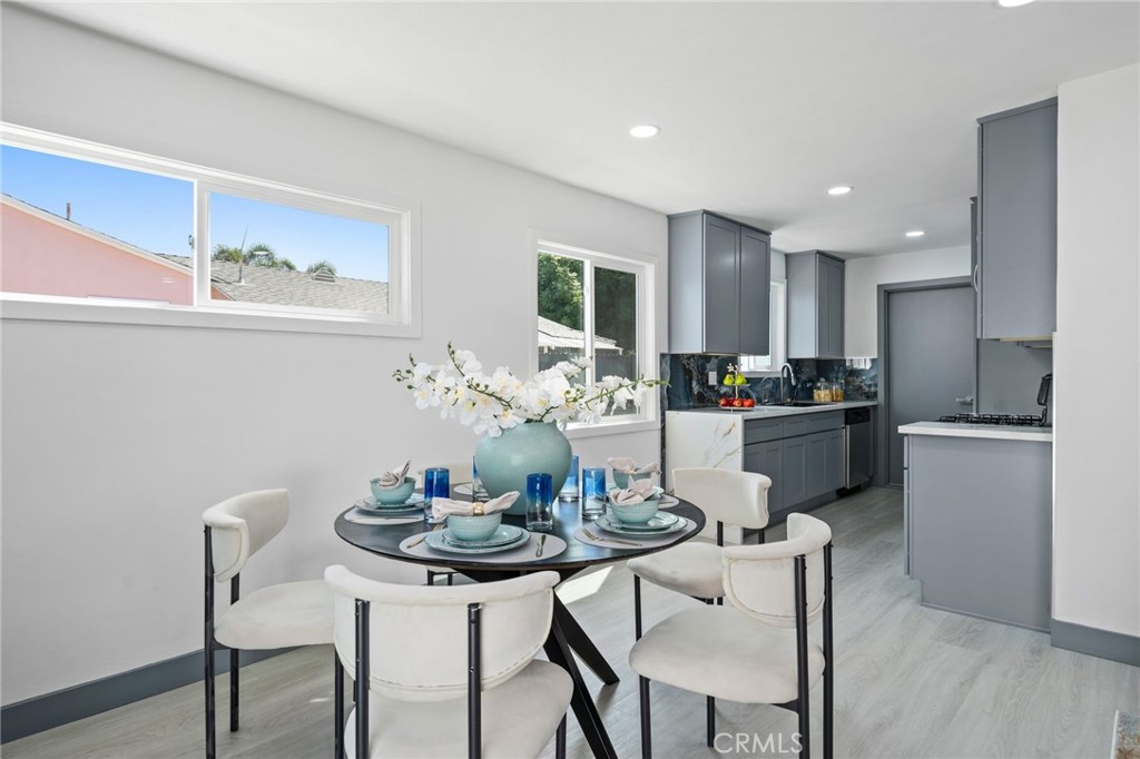 2945 W Bridgeport Avenue