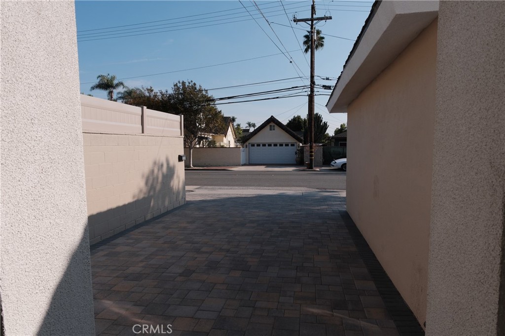 500 N RESH Place B