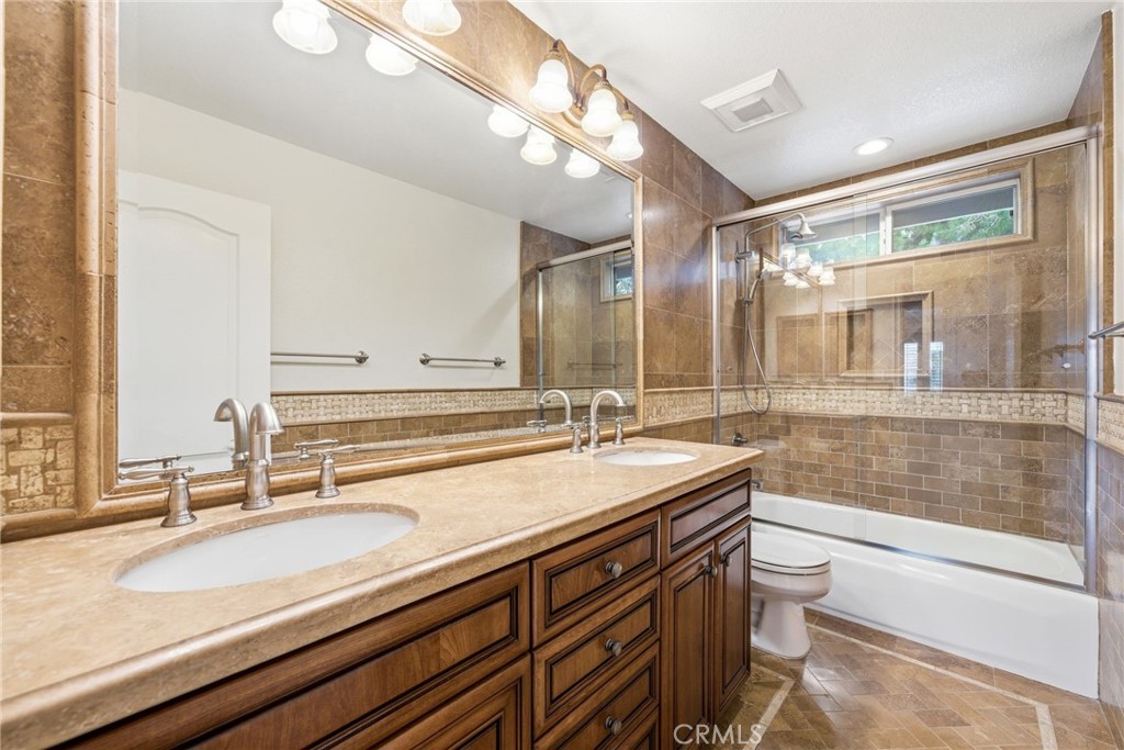8082 Centerstone