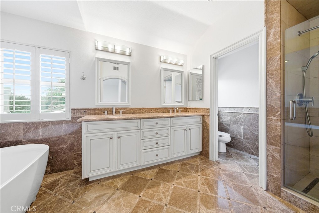 8082 Centerstone