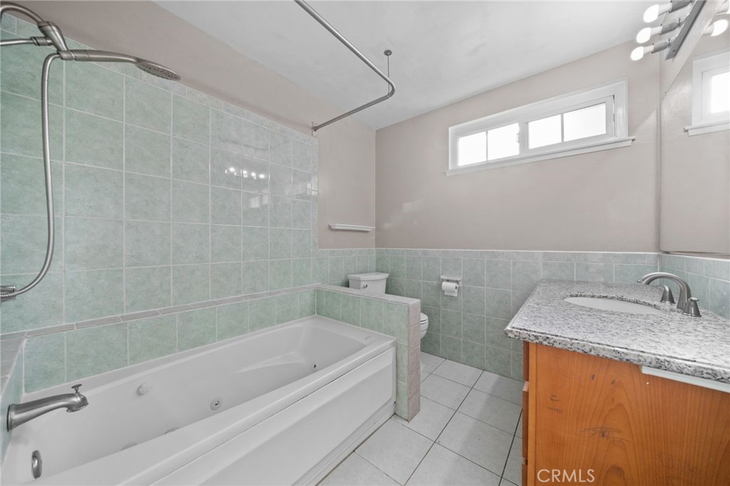 8220 Briarwood