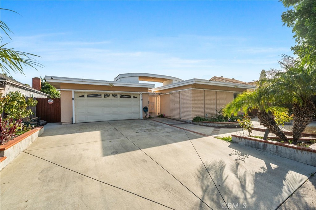8220 Briarwood