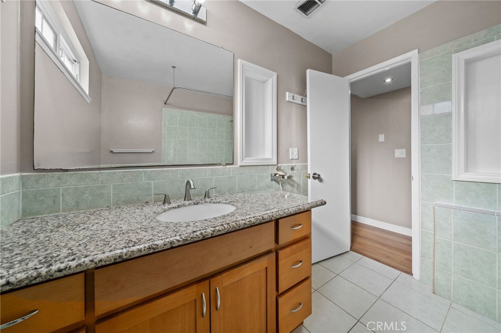 8220 Briarwood