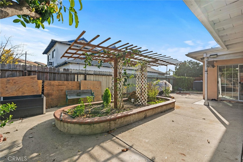 8220 Briarwood