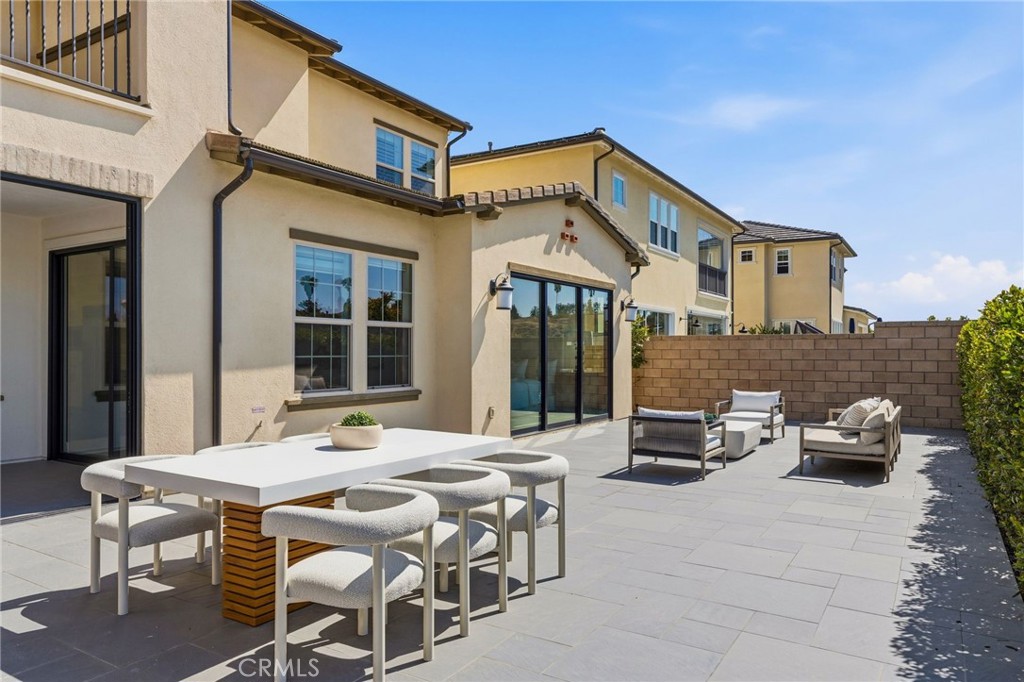 5201 Goldenrod Cir