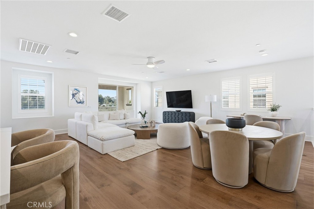 5201 Goldenrod Cir
