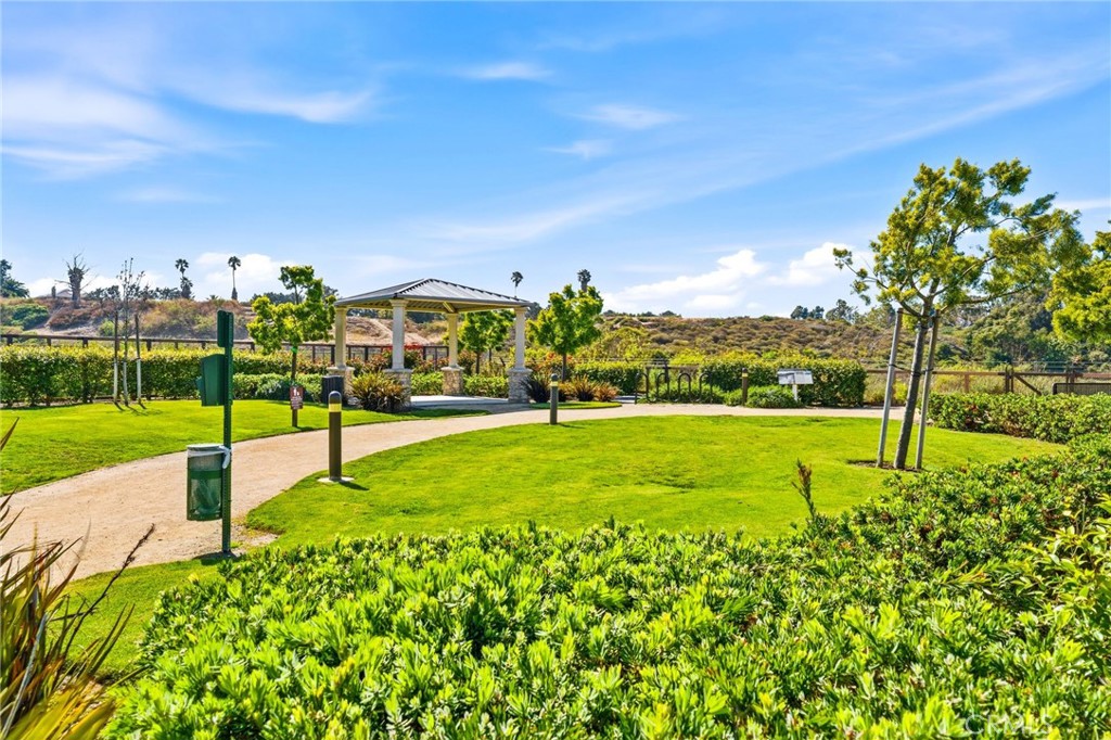 5201 Goldenrod Cir