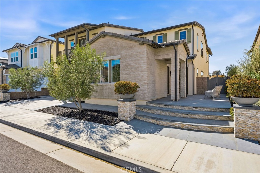 5201 Goldenrod Cir