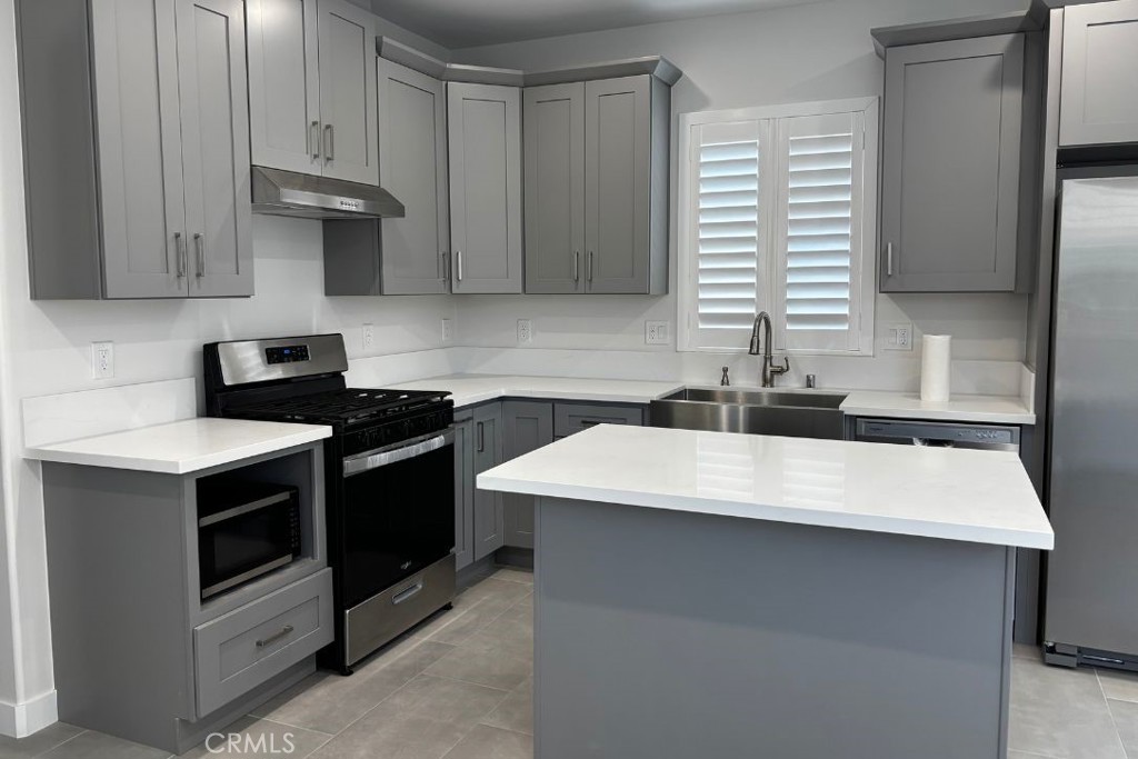 2491 W Harriet B