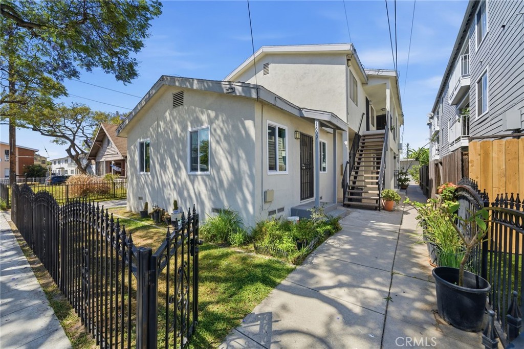 1613 E 6th A