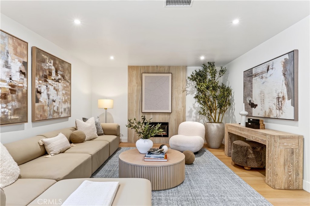 5381 Laverne Circle